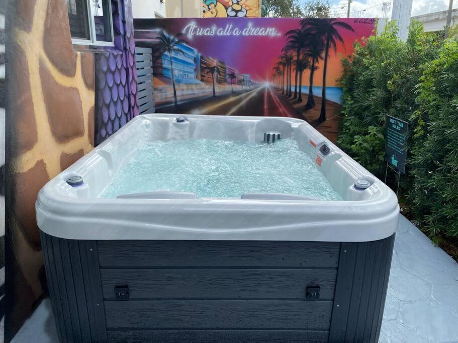 Cozy & Colorful Miami Art Canvas W/Hottub & Murals المظهر الخارجي الصورة