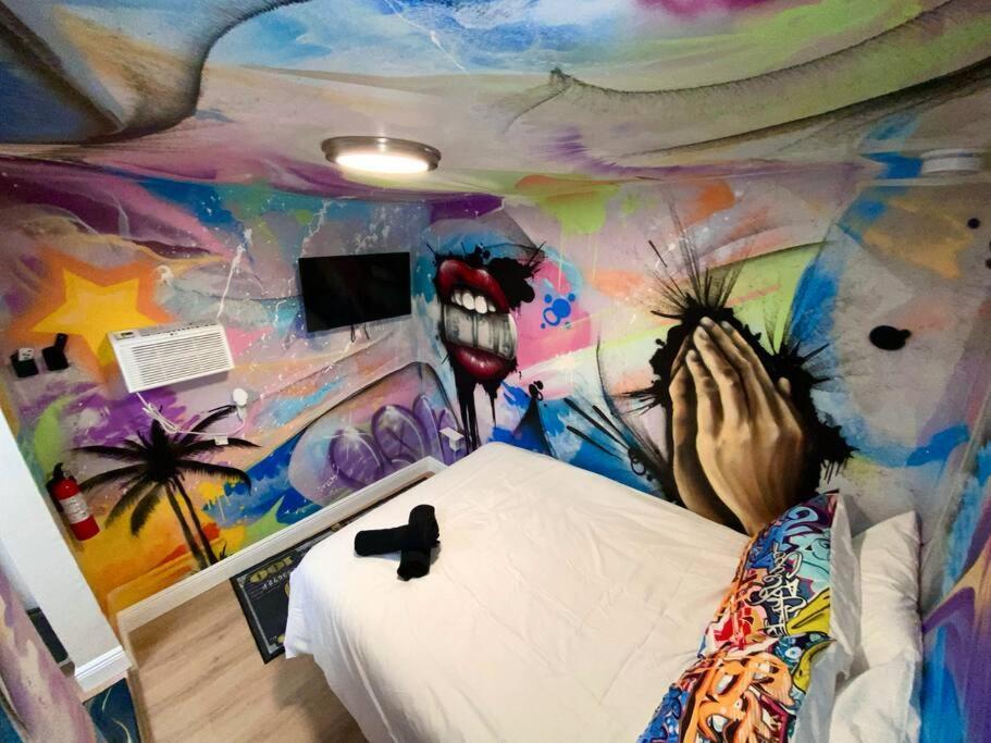 Cozy & Colorful Miami Art Canvas W/Hottub & Murals المظهر الخارجي الصورة